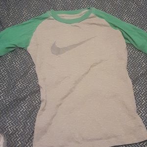 Vintage Nike shirt 🦋